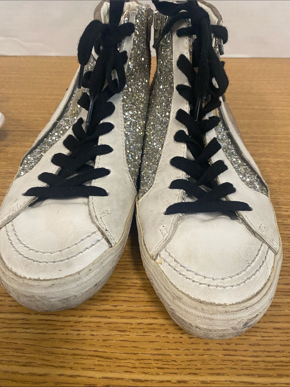Golden Goose High-Top Sneakers in White Silver Gold with Black Star - Picture 10 of 10